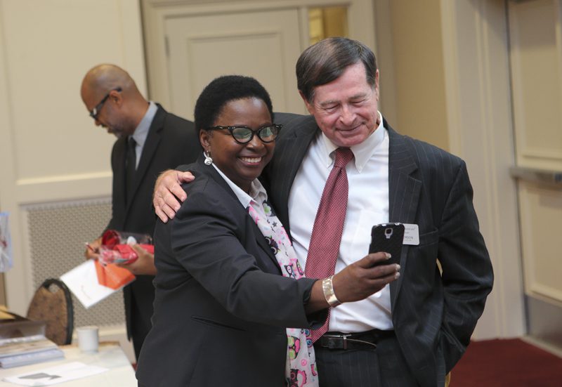Yvonne Reeder and Don Gordon take selfies of their own.