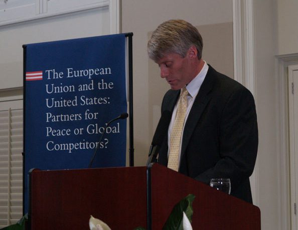 Brent Nelsen, Professor & Chair of the Political Science Dept at Furman introducing Alexander Stubb