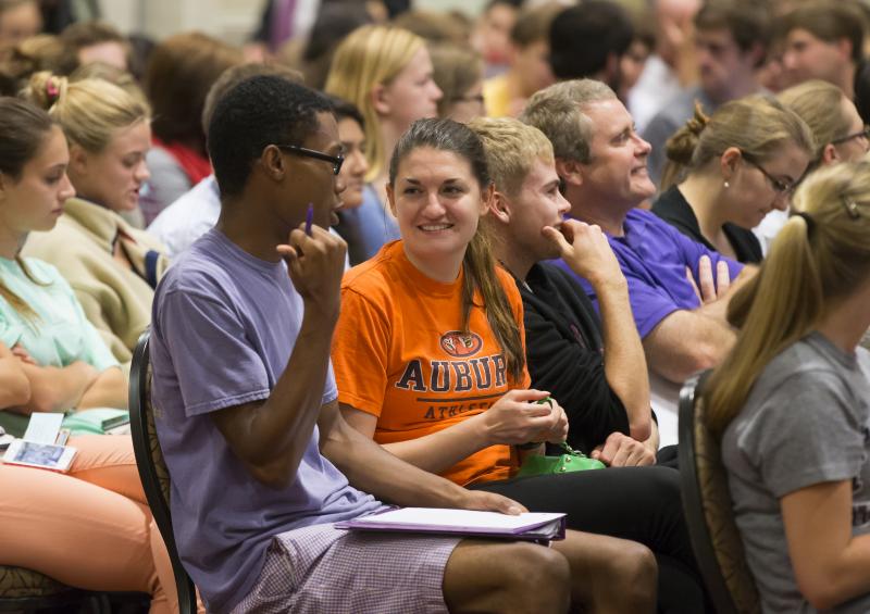 Students fill the room for the JenniferTurner's opening lecture