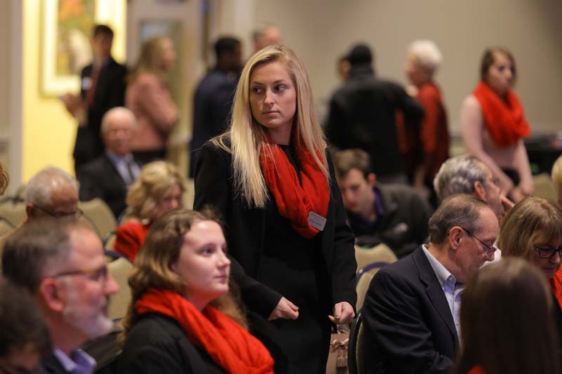 Hanna Perry (c), Advance Team