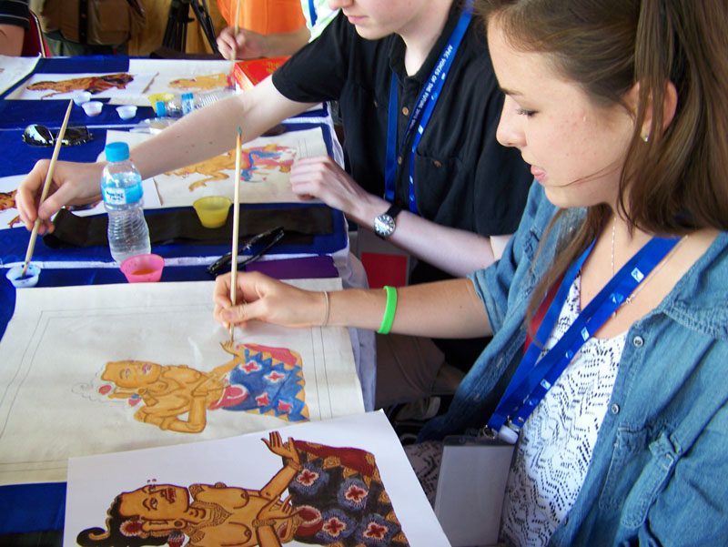 Sara during the art lesson in Kamasan Village
