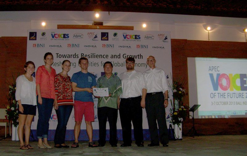 (l-r) Emily, Sara, Katie, and Brian receiving their awards of participation, Dr. Nathan Cook and Dr. Cleve Fraser
