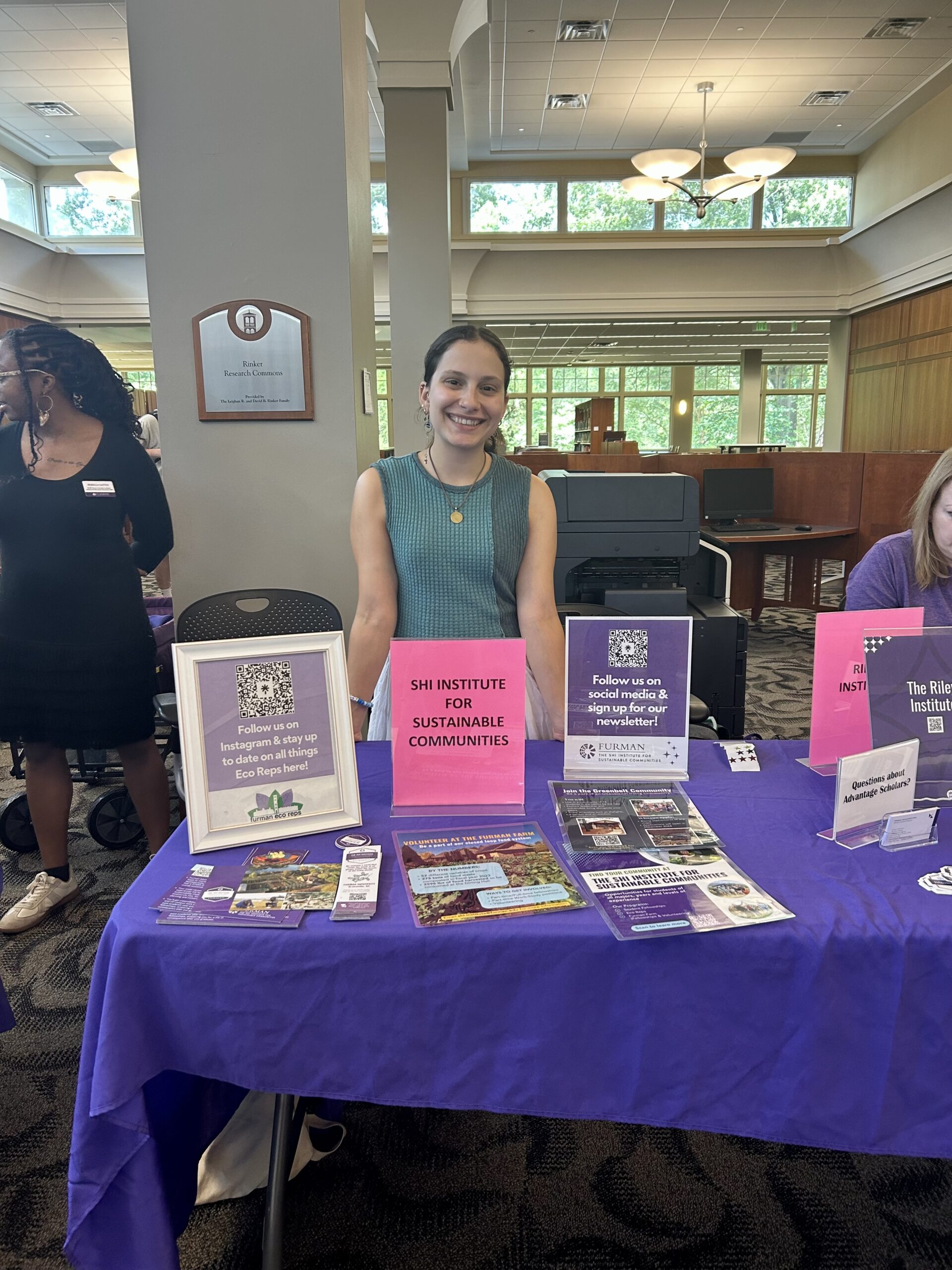Student Nabila Wilson tabling at Summer Orientation