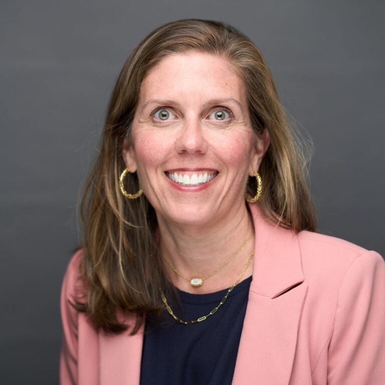 Headshot of Robin Carter