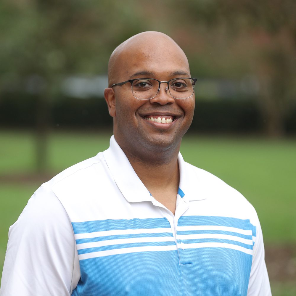 Holly Pinheiro, Jr. headshot